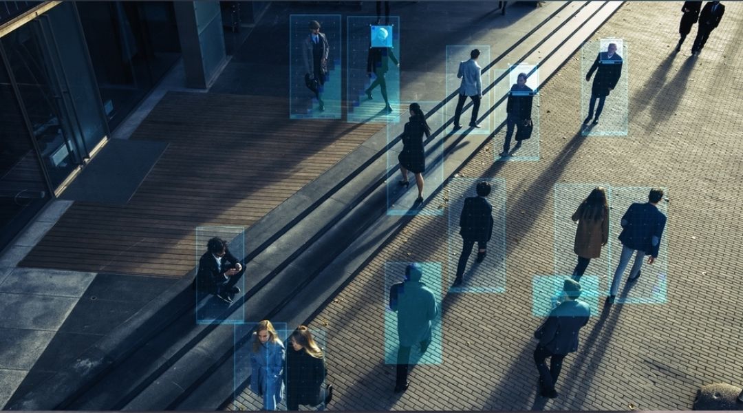 Tracking people by Ai 